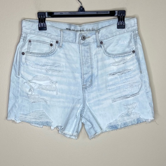New American Eagle Distressed Light Wash Button Fly 90s Boyfriend Shorts size 10 - Picture 2 of 7